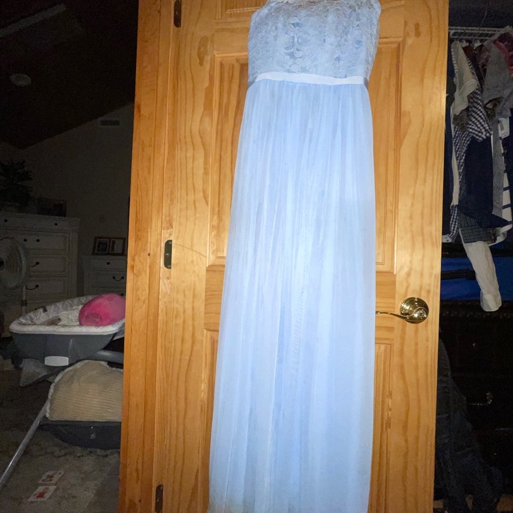 Baby blue David’s bridal gown, size 2 - Picture 3 of 3